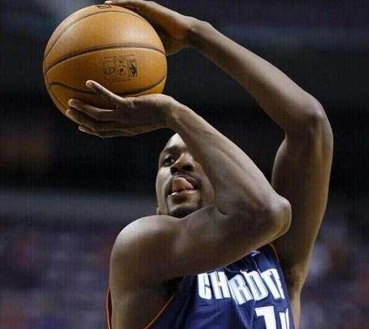 nba10大投篮姿势最丑的男人 第一位丑到笑跪了!