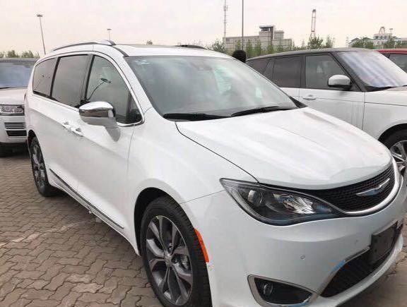 17款克莱斯勒大捷龙港口低价让利促销 颜色齐全 全国可上牌