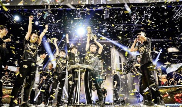 今晚冠军之夜,免费领取永久皮肤攻略提前看