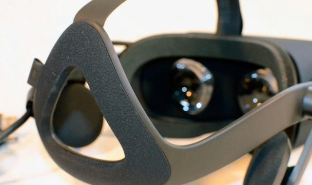 Oculus CV1为啥这么贵?歪果仁开箱直播看看里