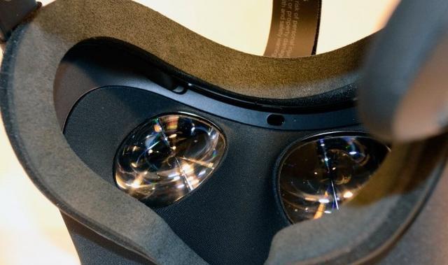 Oculus CV1为啥这么贵?歪果仁开箱直播看看里