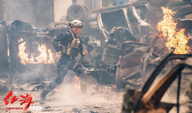 燃爆的《战狼》《红海》!谁是最可爱的人?镜头下新时代强军之路