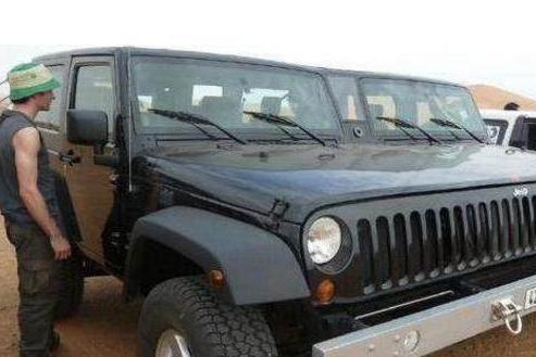 史上最宽SUV, 陆地巡航舰只能是小弟, 奔驰大G也甘拜下风!