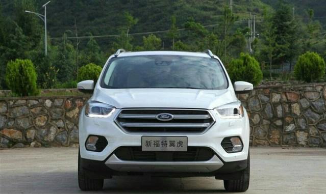 这款车全景天窗配置丰富, 亮点动力带T油耗低, 智能出行售价还低