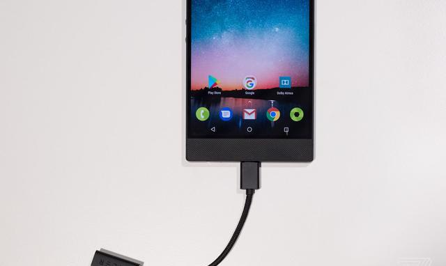 雷蛇打造最强电竞游戏手机,120Hz屏幕能否戳