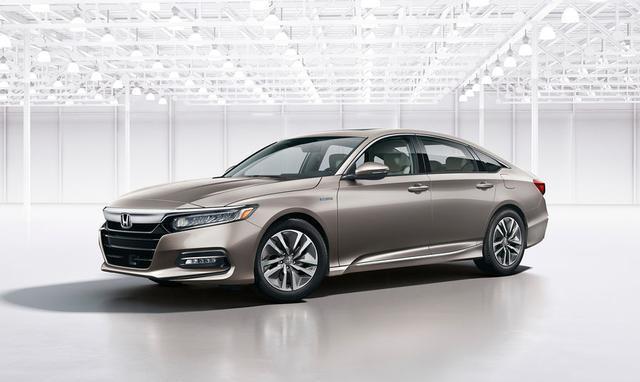 全新2018本田雅阁正式发佈, 你还考虑新凯美瑞吗