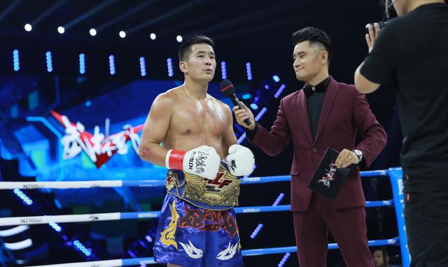 伤愈复出的董文飞，昨天晚上，又一次击败了对手赢得了胜利