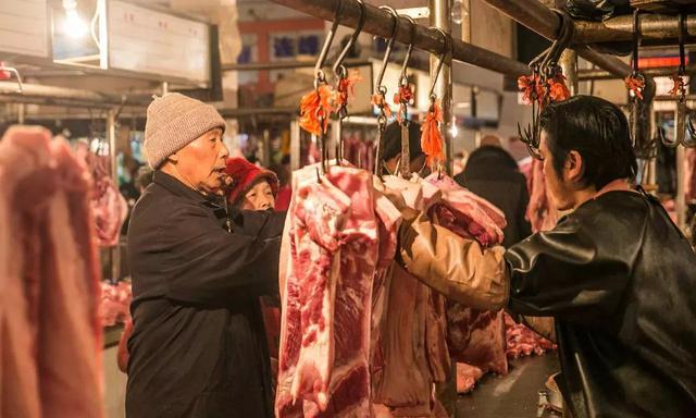 实探武汉三大肉类批发市场,请感受10000斤肉的暴击!