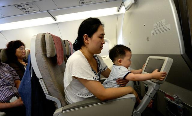 带2岁以下宝宝坐飞机必须做得5个准备工作