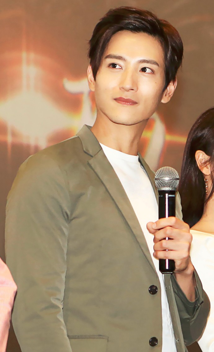 《莽荒纪》定档看片会在京举行 张峻宁变冷面门主寻爱千年