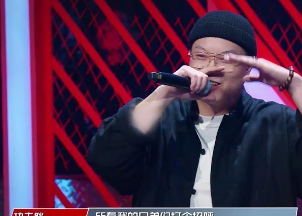 《中国新说唱》功夫胖轻松击败徐圣恩晋级,网友:徐圣恩真不行!