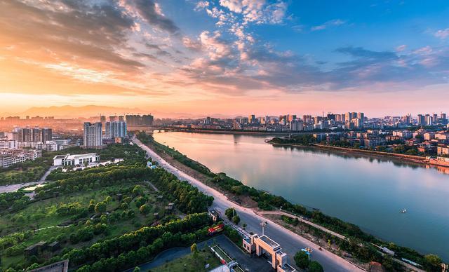 中国中部地区正在崛起的一座城市, 城市实力强劲, 发展潜力巨大!