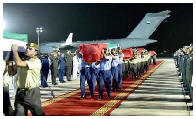 沙特联军长蛇阵被切成四段,胡塞武装这次让大