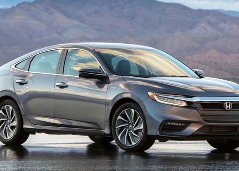 “大号思域”来袭，油耗4.2L，这20万本田轿跑怎么样