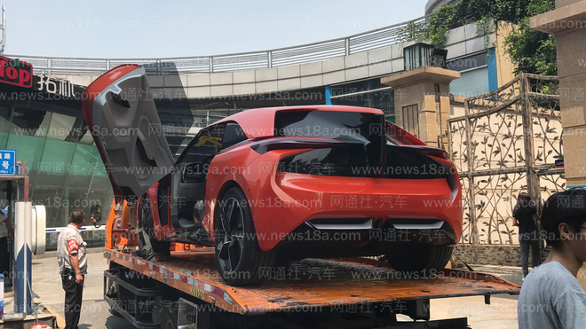 探馆:WEY 全新电动概念SUV“WEY-X”