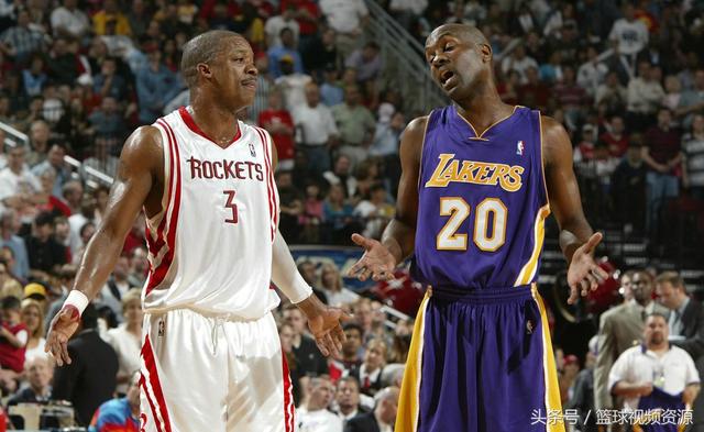 回顾经典:2004年湖人VS火箭G1 姚鲨对决 奥尼