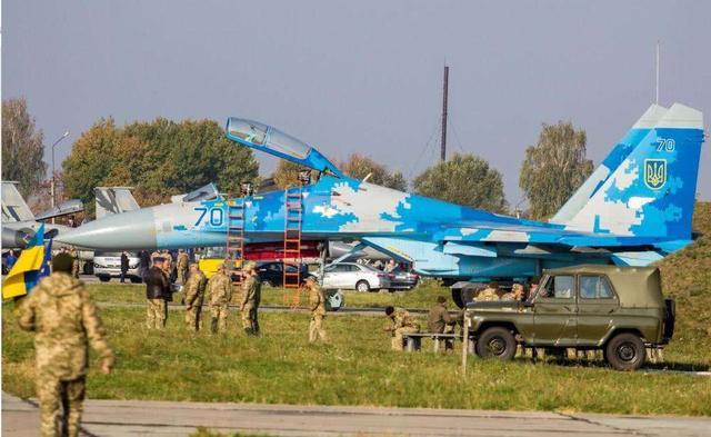 俄乌如果爆发战争,俄罗斯将在军事实力上碾压