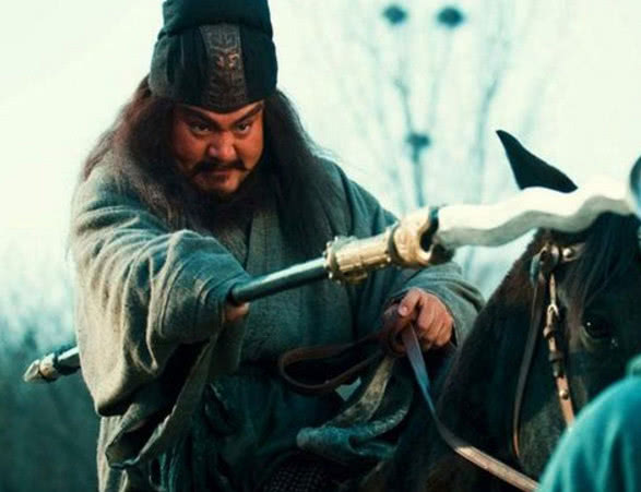 历史揭秘:为什么张飞看到吕布见一次骂一次,而关羽却从来不骂?