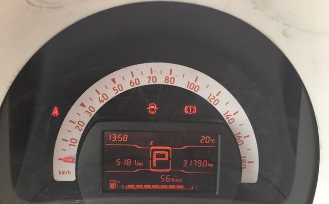 本本族尝鲜共享汽车，不只是代步工具