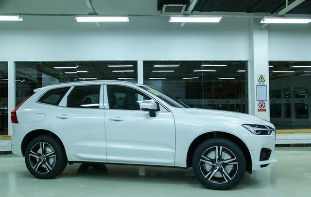 沃尔沃换代XC60到店实拍,颜值逆天卖35万,奥迪Q5宝马X3要哭了