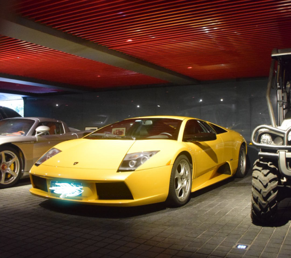 厦门豪车第一人，车有50多台，沈腾问他借889万跑车