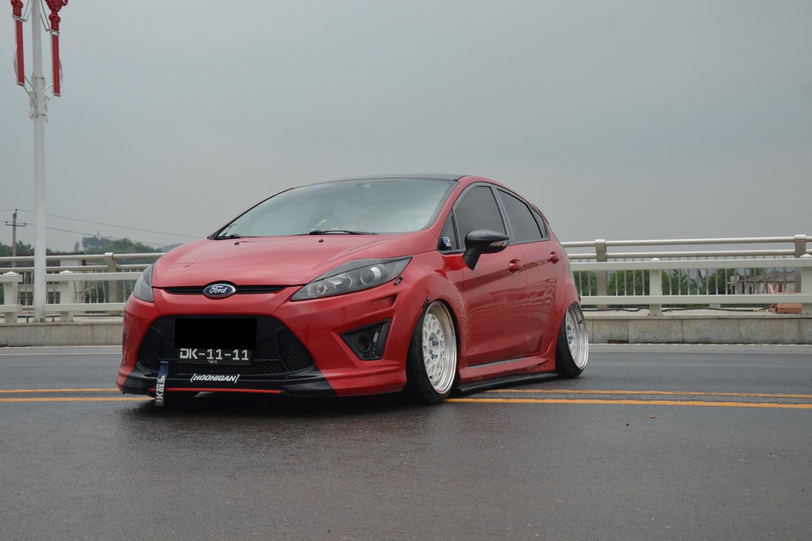 居家小车的另外一面，湖南车友的福特嘉年华低趴改装案例