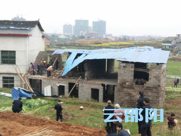 邵阳市北塔区集中整治北塔大道项目周边的违法