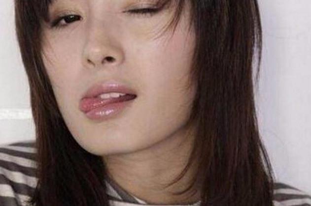 杨幂伸舌头太诱人, 难怪王思聪总惦记她, 舌头诱