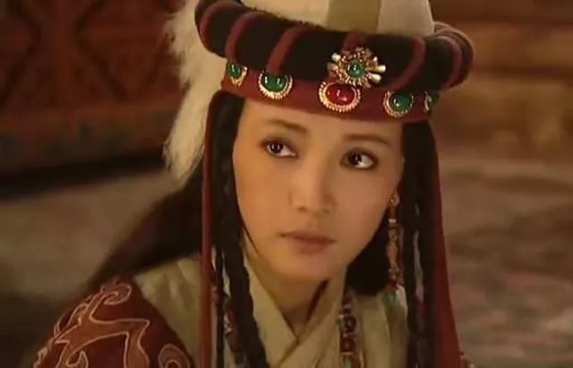 皇后被掳走9个月,归来时已身怀六甲,皇帝的做