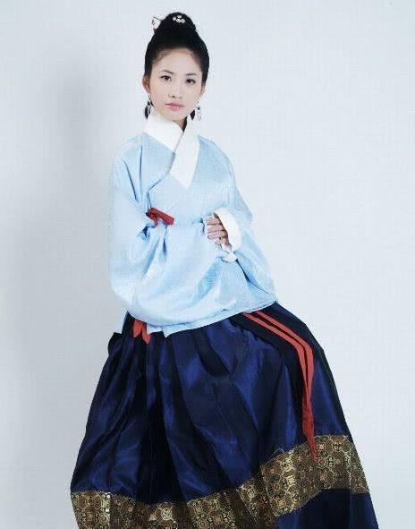 中国各个朝代的经典汉服：原来我们民族在不同的朝代是这样穿的！