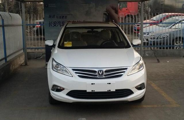 长安推出新款轿车, 内饰舒适大方, 还搭配1.6L发动机