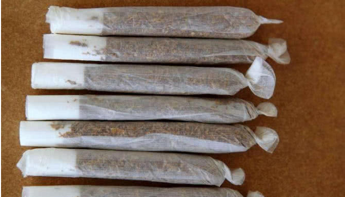 印度人买烟都一根一根的买,是因为烟太贵?游客