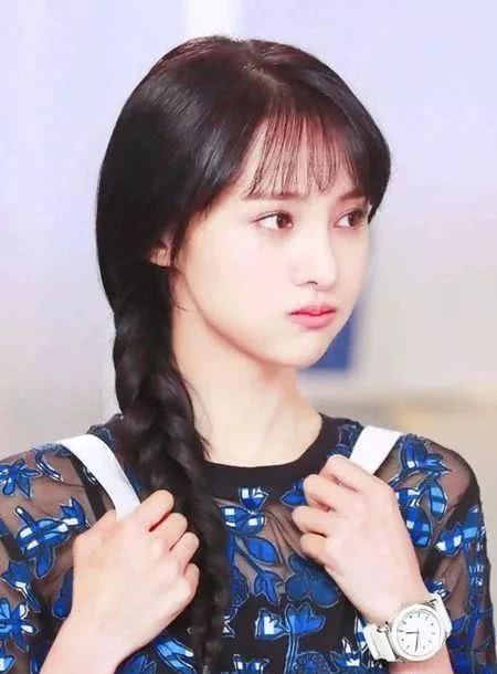 angelababy2018最新发型 从刘海到发色都嫩回