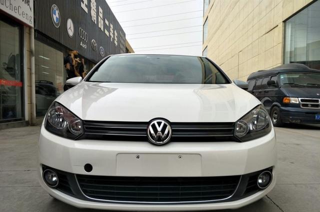 新车落地15万，现在只需7万，车主纳闷：凭啥会贬值这么快？