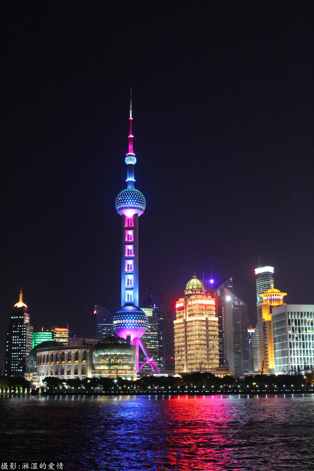 上海外滩夜景实拍:每一张照片都是美得窒息的画面!