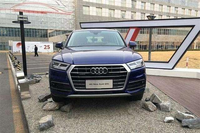 国产奥迪Q5L发布，轴距加长88mm超越汉兰达，宝马X3不加长真不行