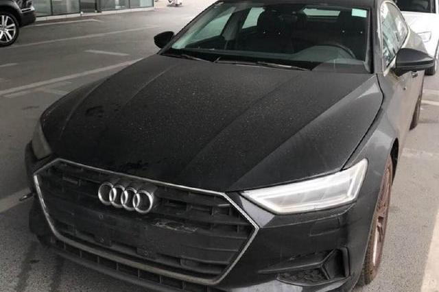 全新奥迪A7低配车实拍，气势不输顶配贯穿尾灯保留，或60万起售