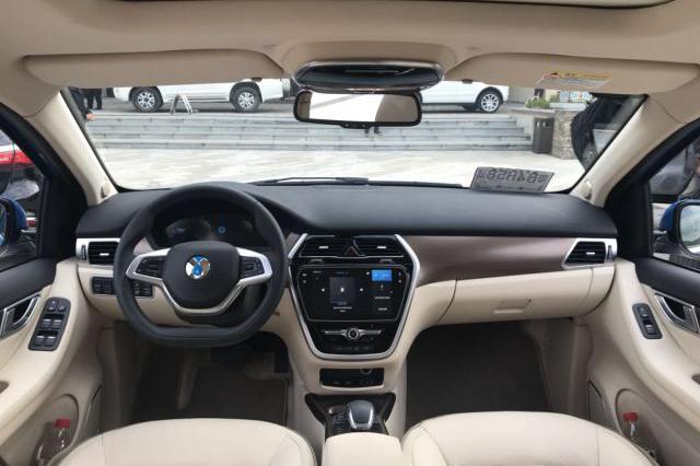 0油耗,这款纯电动车能跑460公里,除了特斯拉就