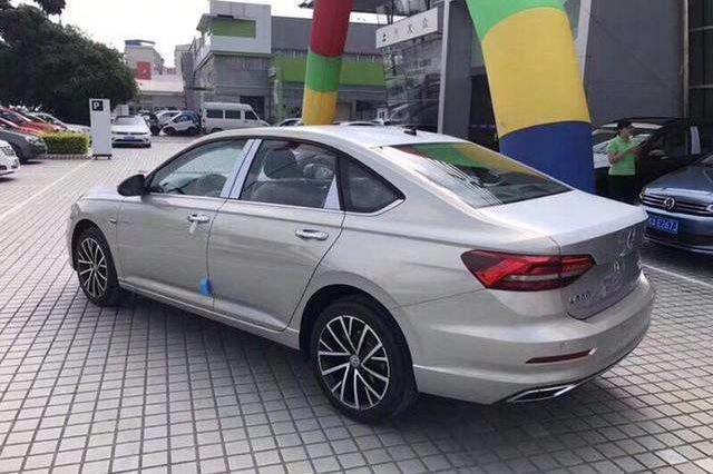 大批朗逸PLUS实车到店, 价格意外曝光, 入门自动挡14.79万元起