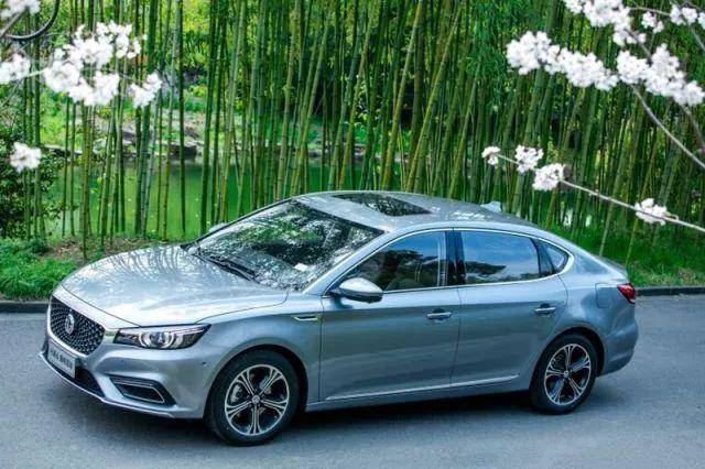 适合女生、会自动泊车的新能源汽车走一波