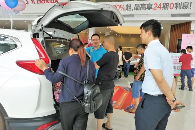 东本CR-V开卖第一个周末，4S店“人满为患”，不加价反降6000！