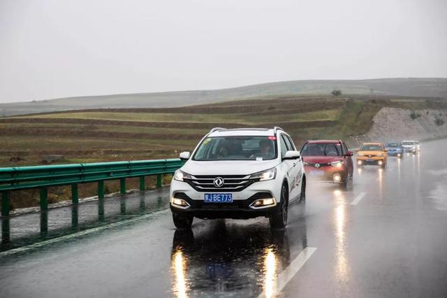 这辆国产SUV空间居然这么大？顶配不到14万！