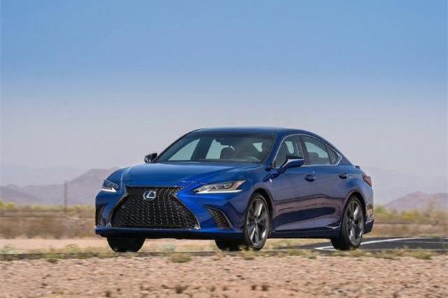 纯进口豪华轿车，比奥迪A4L大，比奔驰3系豪华，还买什么BBA