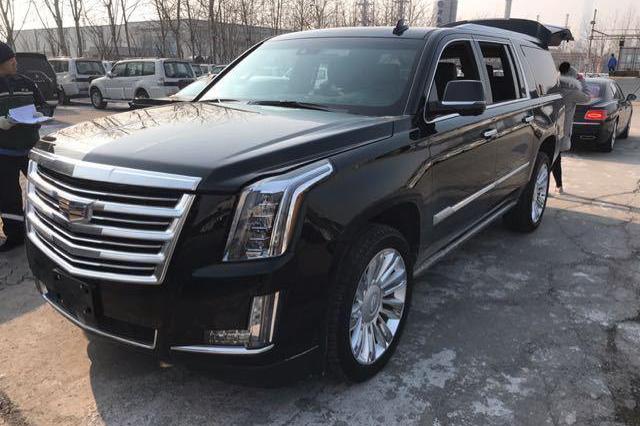 2018款凯迪拉克凯雷德铂金加长版