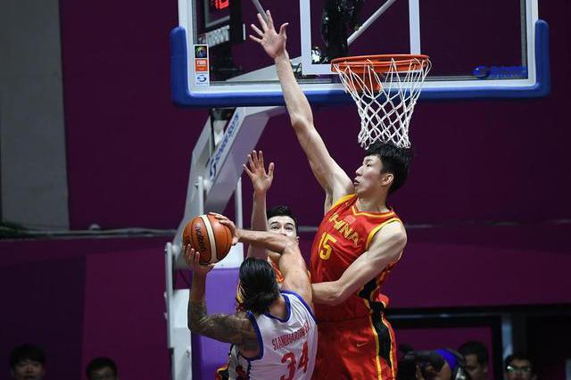 周琦亚运会表现首战亮眼!火箭总经理发文庆祝