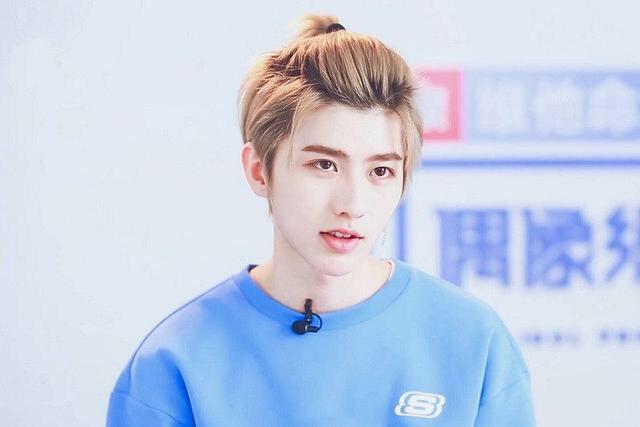 扎小辫最霸气的男星,蔡徐坤帅,易烊千玺酷,吴亦