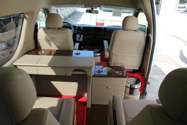 17款中东版丰田海狮 商务接待 合家旅游 专用车型