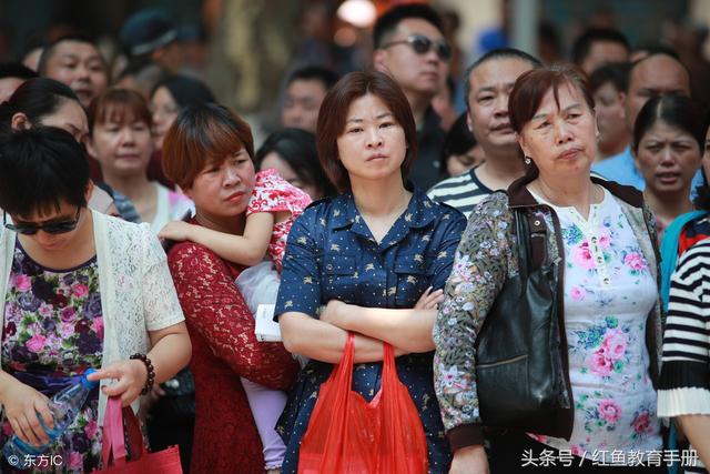 家长请教师给学生有偿补课,教师:去校外培训机