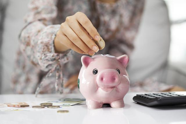 工厂工资3、4千,每年存2万,十年20万,30岁的你