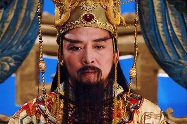 别人问贵姓时,有两个姓不用说免贵,一个是天的